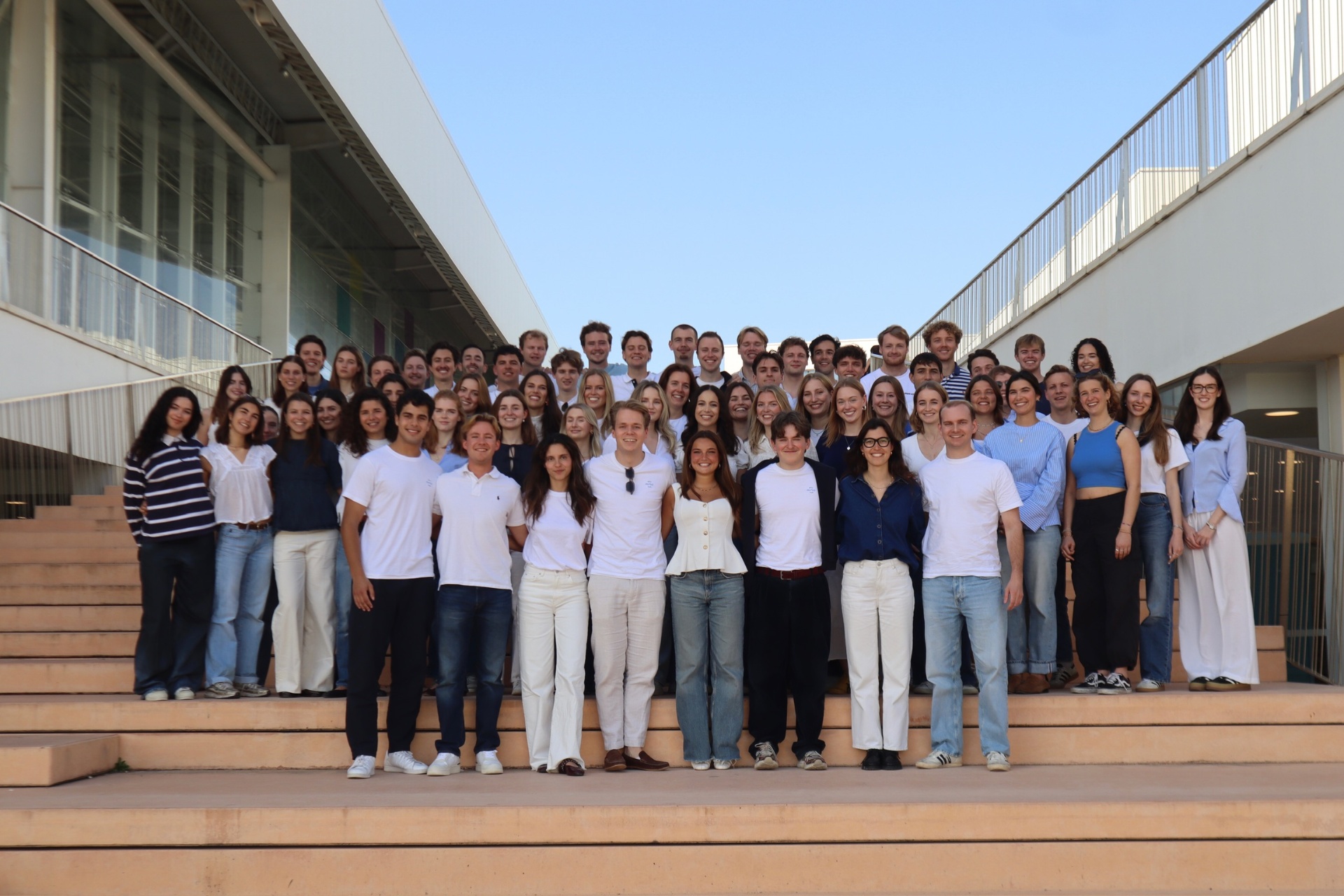 NOVA Startup Club members on the Nova SBE campus steps